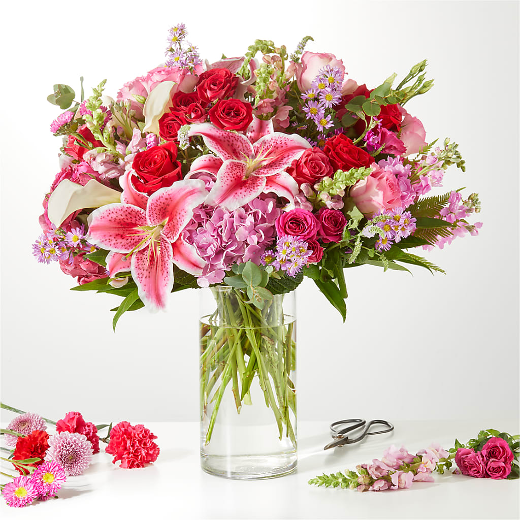 Swooning Over You - A Luxury Florist Original – LESSLY'S FLOWERS, Columbia Heights MN