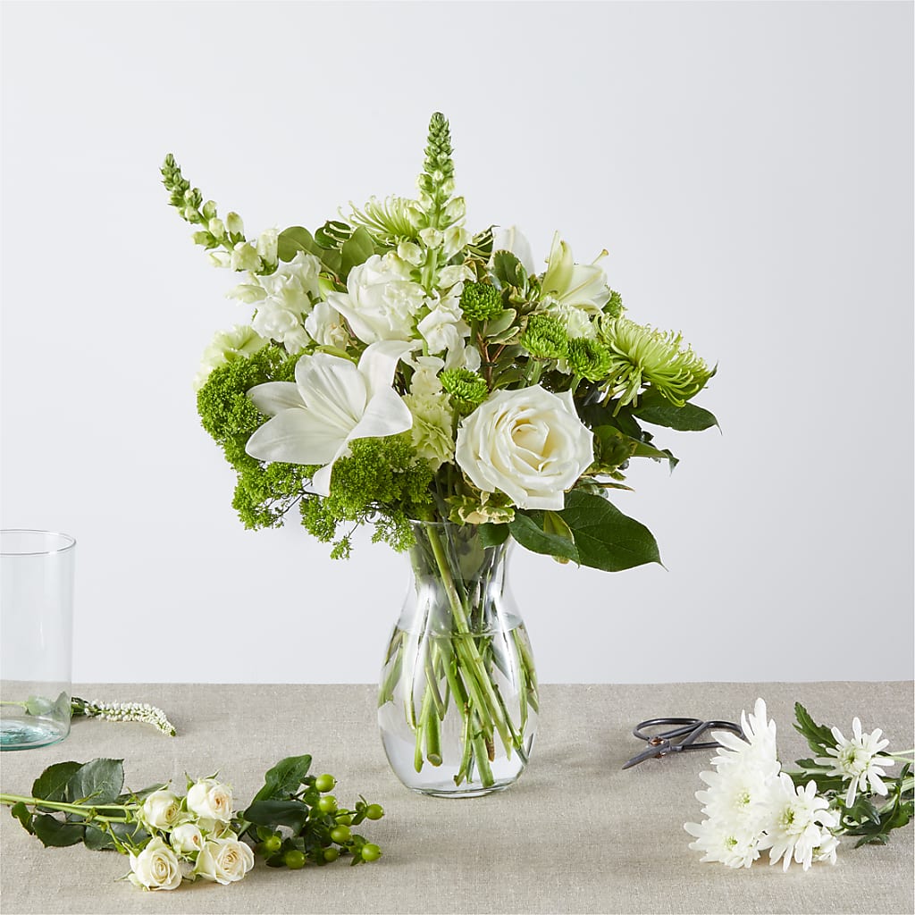 Irish Garden - A Florist Original – LESSLY'S FLOWERS, Columbia Heights MN