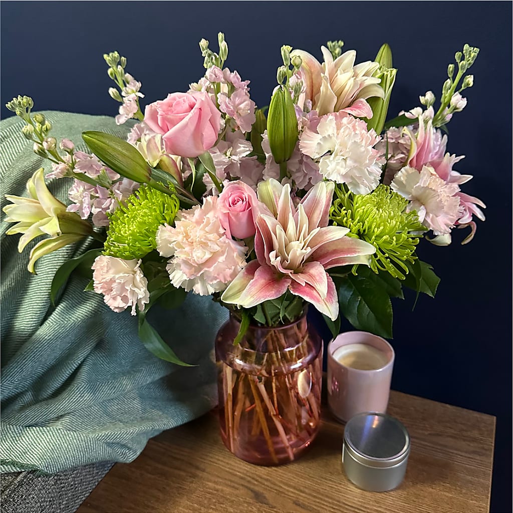 Pretty in Pink Bouquet – LESSLY'S FLOWERS, Columbia Heights MN