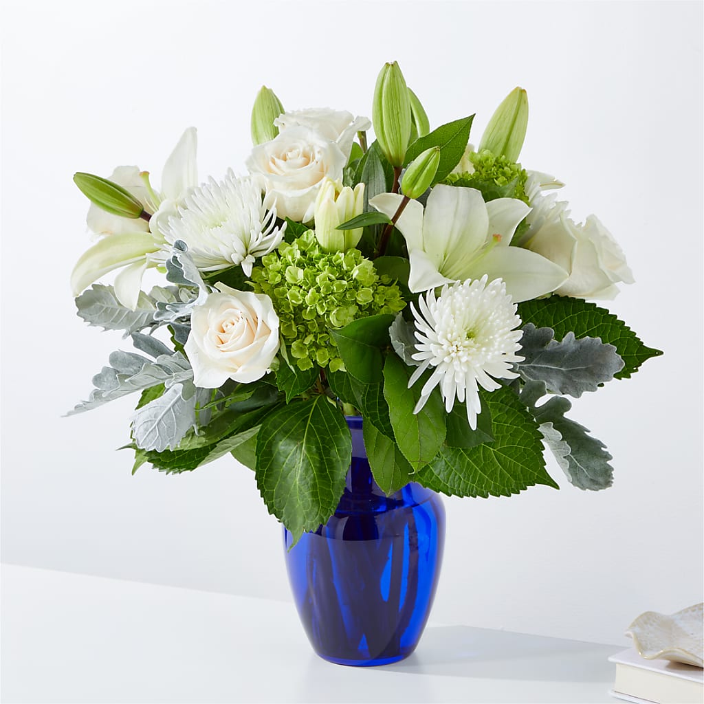 Snowy Dreams Bouquet – LESSLY'S FLOWERS, Columbia Heights MN
