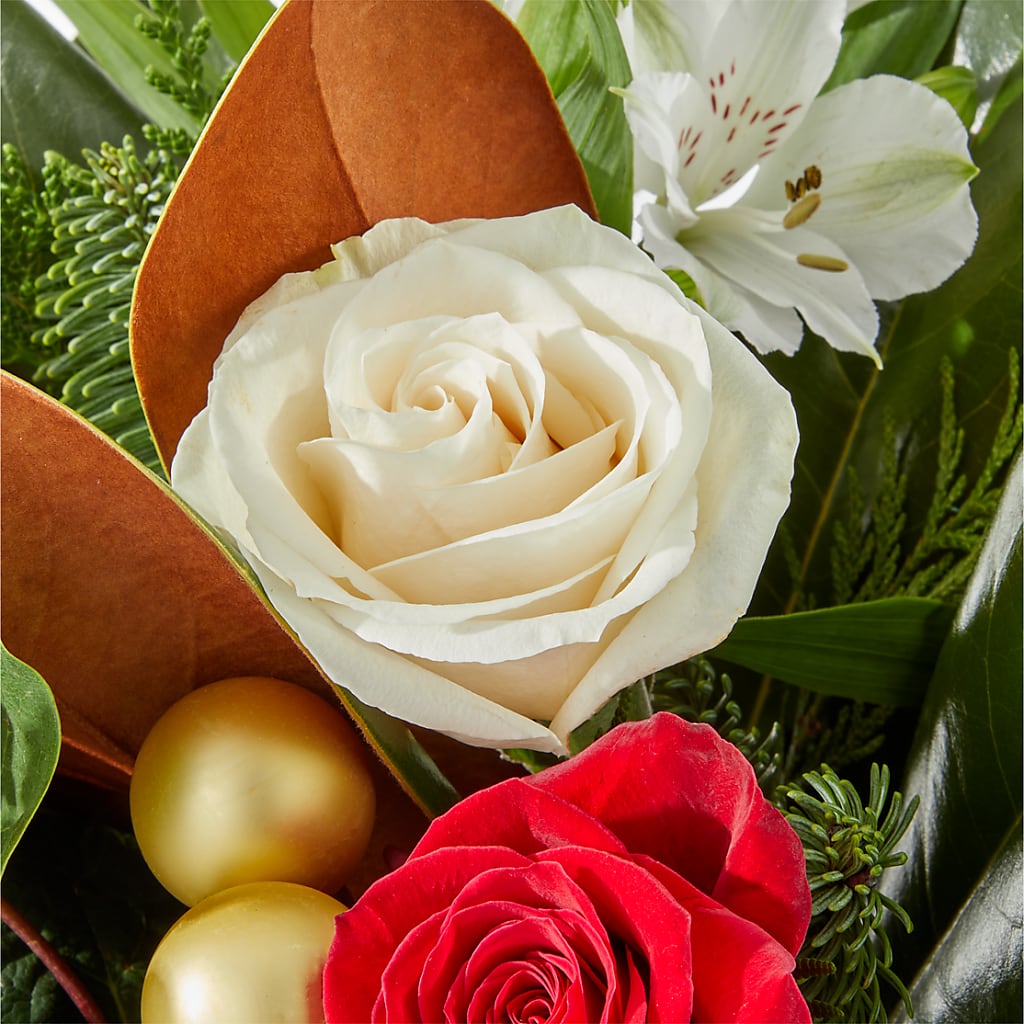Joy & Jolly Bouquet – LESSLY'S FLOWERS, Columbia Heights MN