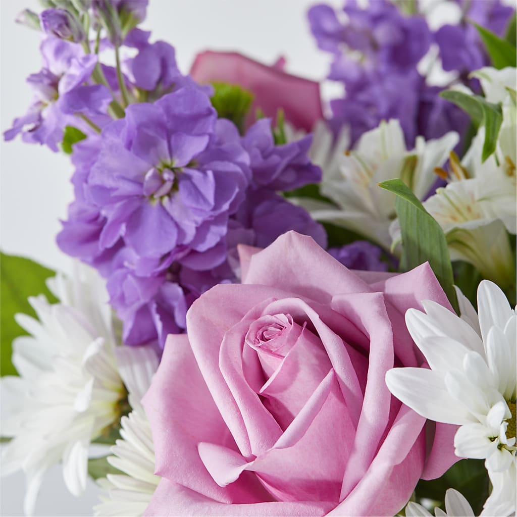 Garden of Peace Bouquet – LESSLY'S FLOWERS, Columbia Heights MN