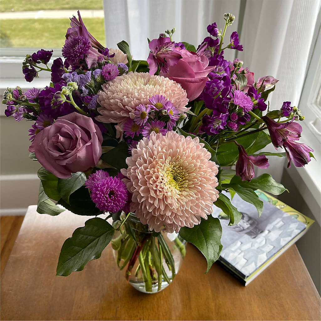 Ultraviolet Bouquet – LESSLY'S FLOWERS, Columbia Heights MN