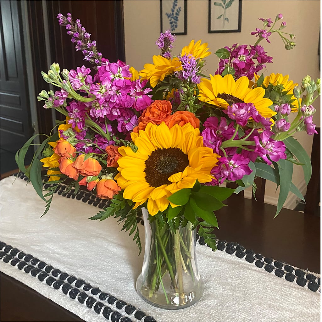 Rays of Life Bouquet – LESSLY'S FLOWERS, Columbia Heights MN