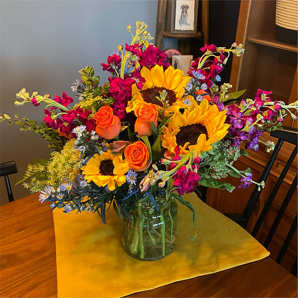 Rays of Life Bouquet – LESSLY'S FLOWERS, Columbia Heights MN