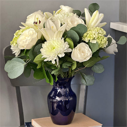 Snowy Dreams Bouquet – LESSLY'S FLOWERS, Columbia Heights MN