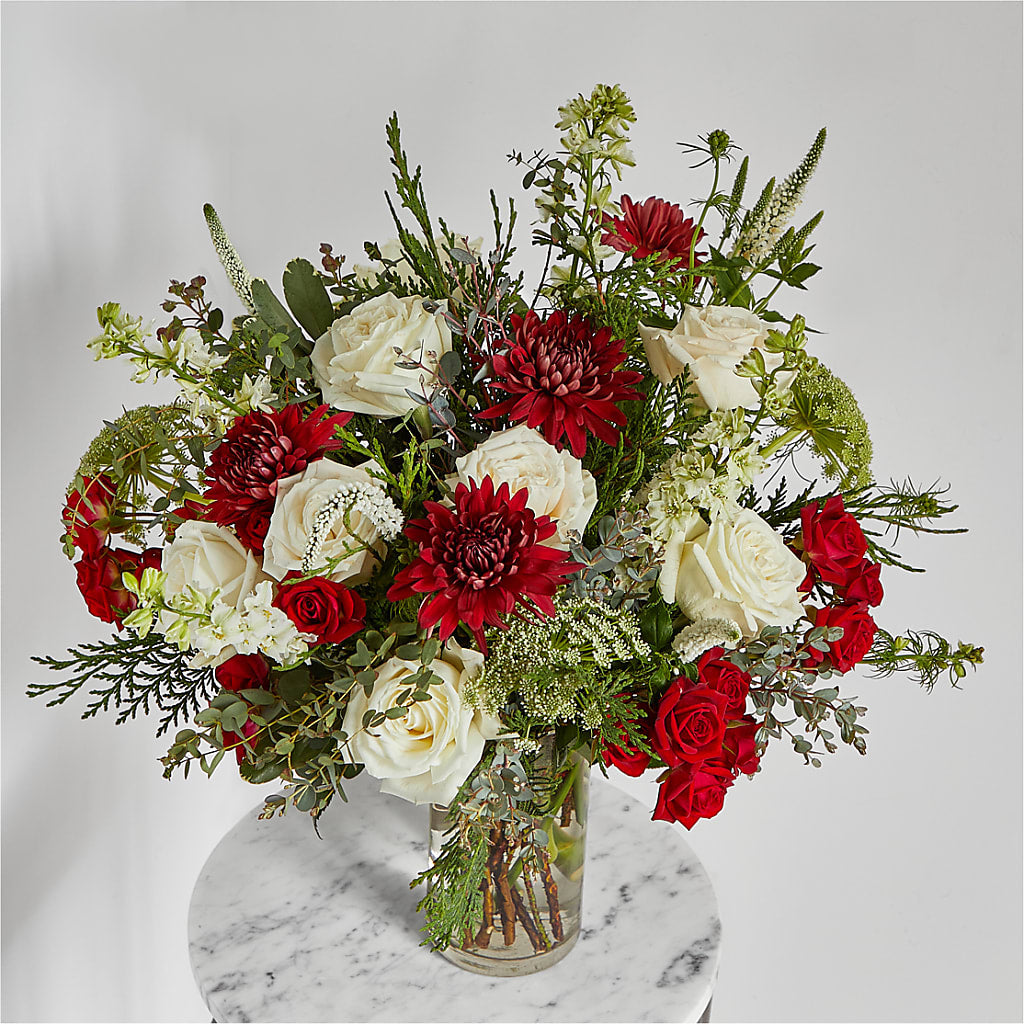 Favorite Traditions Bouquet – LESSLY'S FLOWERS, Columbia Heights MN