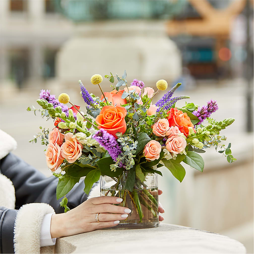 The Standout Bouquet – LESSLY'S FLOWERS, Columbia Heights MN