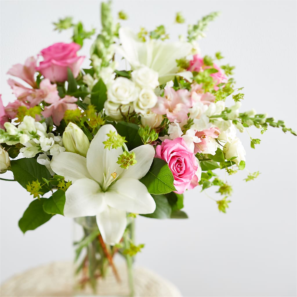 Fondly Bouquet – LESSLY'S FLOWERS, Columbia Heights MN