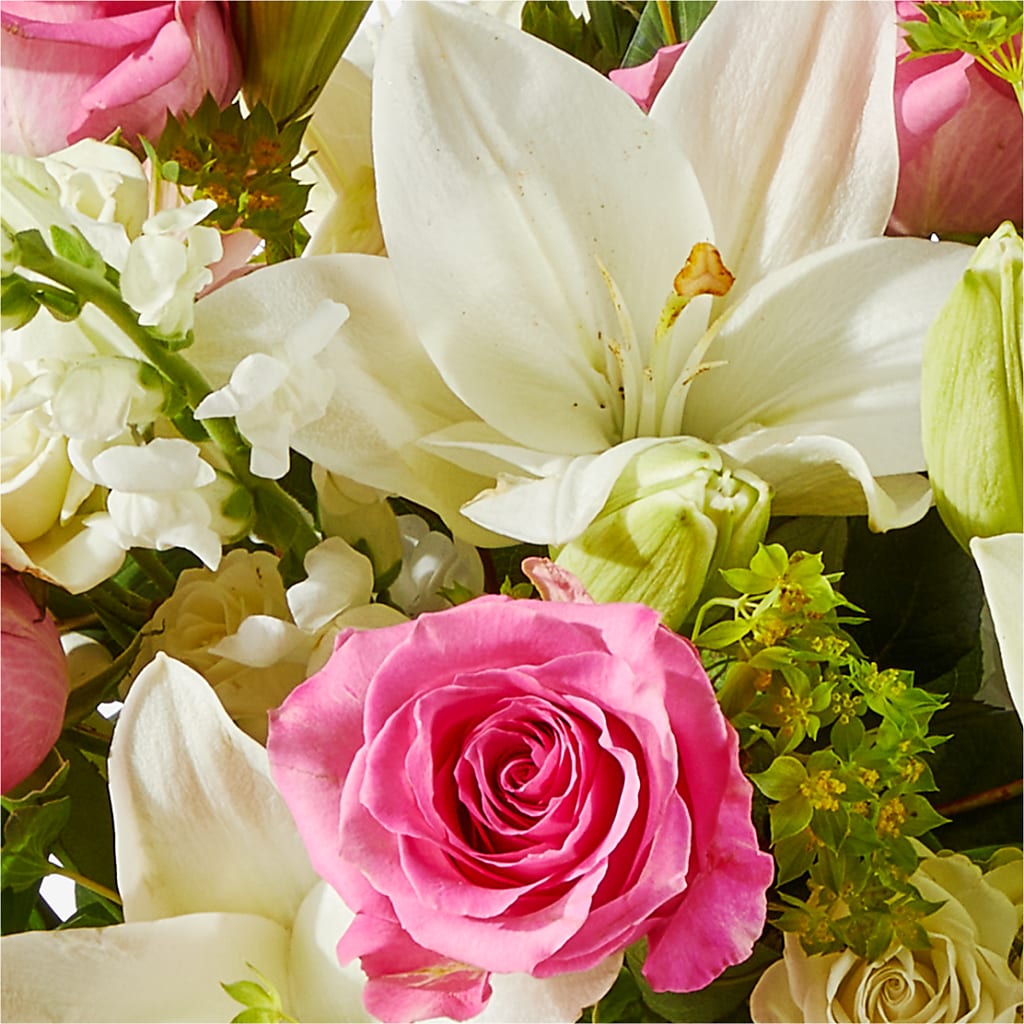 Fondly Bouquet – LESSLY'S FLOWERS, Columbia Heights MN
